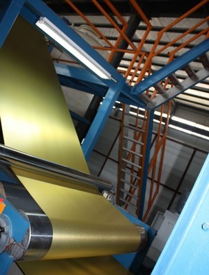 江蘇鑫美新材料科技 專注金屬拉絲加工，詳解拉絲鋁卷的價格、廠家與產品應用